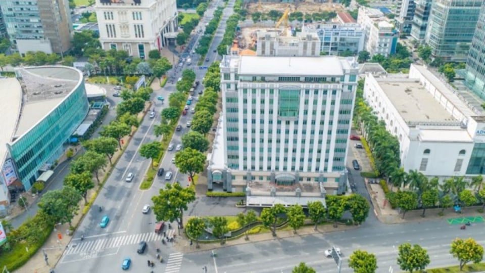 Tòa nhà Lawrence S. Ting số 801 đại lộ Nguyễn Văn Linh - trụ sở Phú Mỹ Hưng sẽ tháo dỡ từ tháng 10/2026